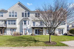 22 Marina Dr, Bayonne, NJ 07002 - Photo 32