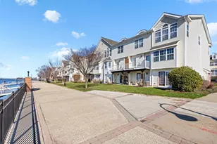 22 Marina Dr, Bayonne, NJ 07002 - Photo 34