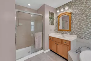 22 Marina Dr, Bayonne, NJ 07002 - Photo 12