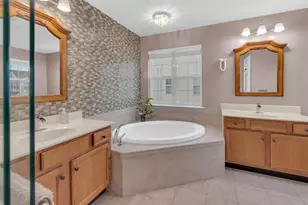 22 Marina Dr, Bayonne, NJ 07002 - Photo 10