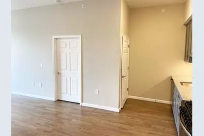 195 Avenue E #204, Bayonne, NJ 07002 - Photo 12