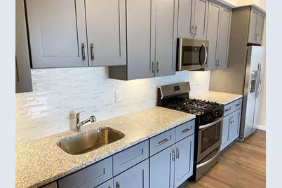 195 Avenue E #204, Bayonne, NJ 07002 - Photo 10