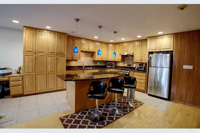 570 Sanderling Ct, Secaucus, NJ 07094 - Photo 2