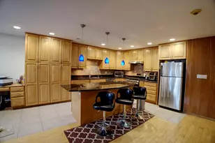 570 Sanderling Ct, Secaucus, NJ 07094 - Photo 2