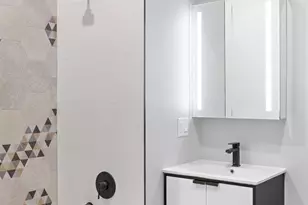 132 Mallory Ave, Jersey City, NJ 07304 - Photo 20