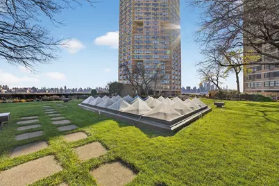 7002 Blvd East #42B, Guttenberg, NJ 07093 - Photo 32