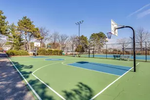 572 Sanderling Ct, Secaucus, NJ 07094 - Photo 50