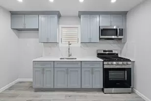 144 W 30th St, Bayonne, NJ 07002 - Photo 4