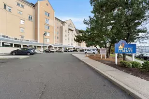 200 Shearwater Ct W, Jersey City, NJ 07305 - Photo 34