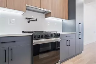 105 Laidlaw Ave, Jersey City, NJ 07306 - Photo 2