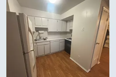 216 Christopher Columbus Dr #2, Jersey City, NJ 07302 - Photo 4