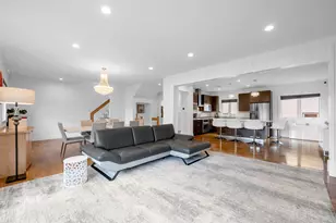 807 Edgewood Ln, Fort Lee, NJ 07024 - Photo 4