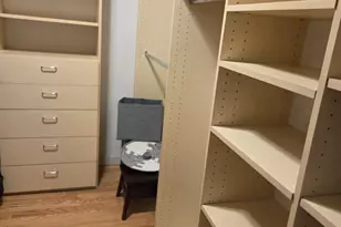 8C Cove Ln, North Bergen, NJ 07047 - Photo 8