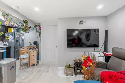 137A De Kalb Ave, Jersey City, NJ 07306 - Photo 2