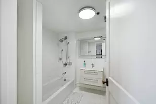 300 Communipaw Ave, Jersey City, NJ 07304 - Photo 12