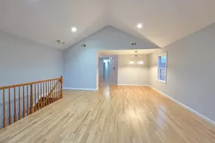 27 Jewett Ave, Jersey City, NJ 07304 - Photo 4