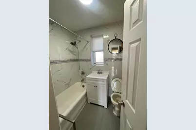 120-122 West 39th St #C4, Bayonne, NJ 07002 - Photo 2