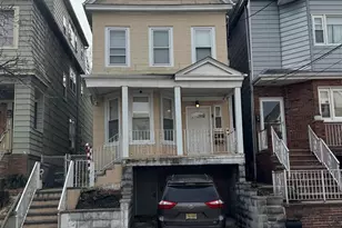 40 Willow St, Bayonne, NJ 07002 - Photo 2