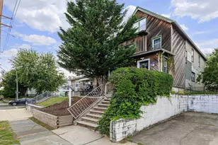 687 Ave E, Bayonne, NJ 07002 - Photo 2