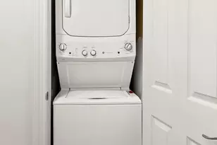 207 Shearwater Ct W, Jersey City, NJ 07305 - Photo 14