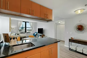 102 Christopher Columbus Dr, Jersey City, NJ 07302 - Photo 4