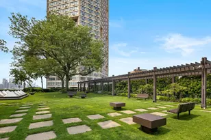 7002 Blvd E, Guttenberg, NJ 07093 - Photo 16