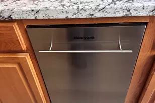 110 Lincoln St, Jersey City, NJ 07307 - Photo 8