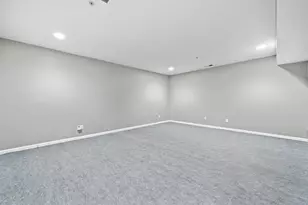 4 Boatworks Dr, Bayonne, NJ 07002 - Photo 18