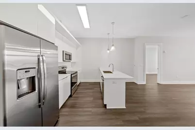 121 34th St #401, Union City, NJ 07087 - Photo 4