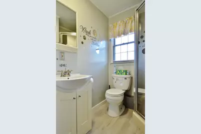 126 Lord Ave, Bayonne, NJ 07002 - Photo 14