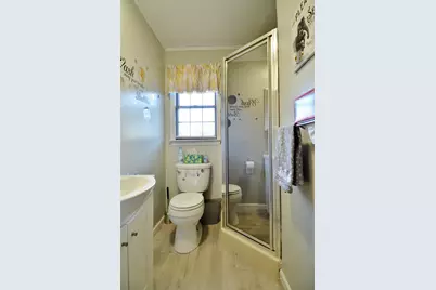 126 Lord Ave, Bayonne, NJ 07002 - Photo 16