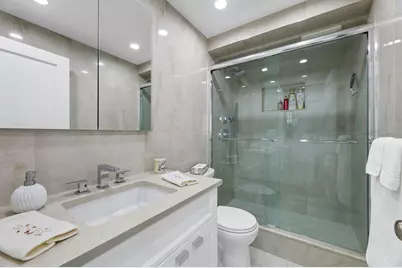 300 Winston Dr #910, Cliffside Park, NJ 07020 - Photo 18