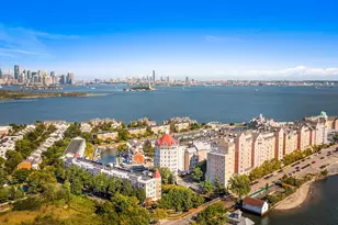 110 Shearwater Ct E, Jersey City, NJ 07305 - Photo 18