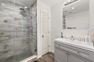 58 Wegman Pkwy, Jersey City, NJ 07305 - Photo 16