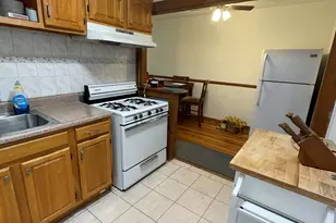 16 Kelly Pkwy, Bayonne, NJ 07002 - Photo 4