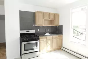 24 Obrien Ct, Bayonne, NJ 07002 - Photo 2