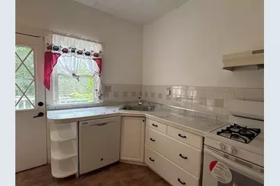 783 Montgomery St #HOUSE, Jersey City, NJ 07306 - Photo 4