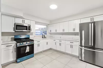 235 Lakewood Dr #2, Bloomfield, NJ 07003 - Photo 2