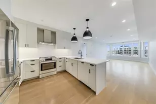 366 6th St, Jersey City, NJ 07302 - Photo 2