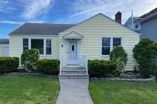 8 Fairview Ave, Secaucus, NJ 07094 - Photo 2