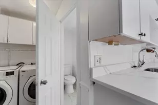 85 Hobart Ave, Bayonne, NJ 07002 - Photo 12