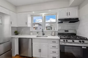 25 Ferncliff Rd, Jersey City, NJ 07305 - Photo 4