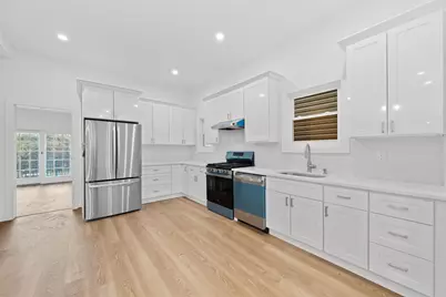 204 Avenue E, Bayonne, NJ 07002 - Photo 2