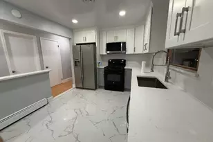 47 Country Village Ct, Bayonne, NJ 07002 - Photo 2