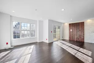 11 Bayside Dr, Bayonne, NJ 07002 - Photo 2