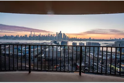 380 Mountain Rd #403, Union City, NJ 07087 - Photo 2