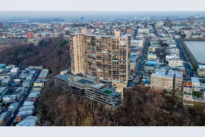 380 Mountain Rd #403, Union City, NJ 07087 - Photo 20