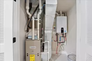 221 Columbia Ave, Jersey City, NJ 07307 - Photo 36