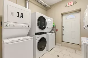 381 Communipaw Ave, Jersey City, NJ 07304 - Photo 20