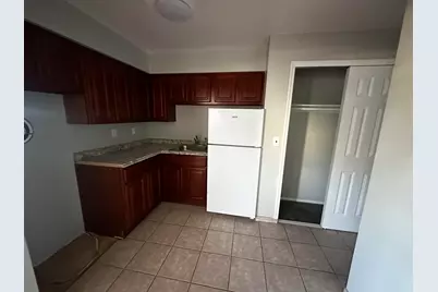 231 69th St #1A, Guttenberg, NJ 07093 - Photo 2